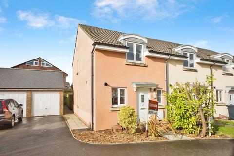 2 bed property, in Cunningham Road, £220,000