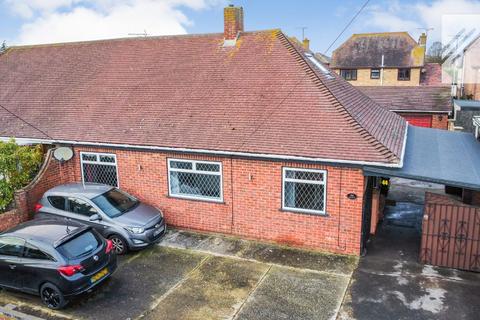 3 bed property, in Leigh Road, £400,000
