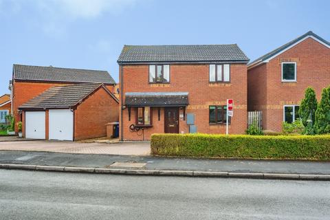 4 bed property, in Manor Court Drive, £335,000
