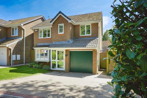 4 bed property, in Linden Park, £350,000