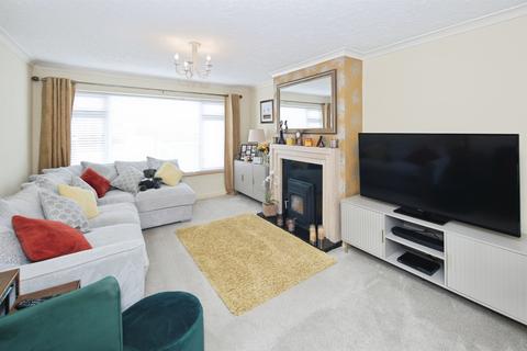 4 bed property, in Archer Road, £485,000