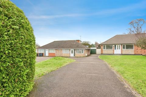3 bed property, in North Drive, £290,000