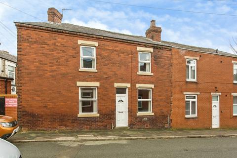 3 bed property, in Croft Road, £100,000