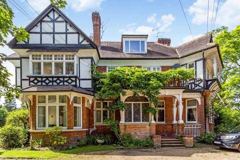 3 bed property, in Orchard Wood, £475,000