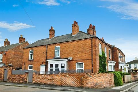 5 bed property, in Thrumpton Lane, £162,000