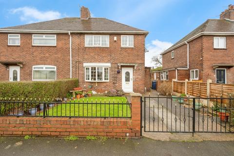 3 bed property, in Carr Head Lane, £160,000