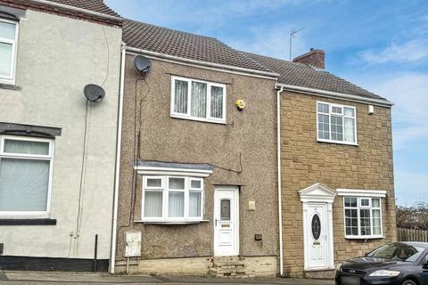2 bed property, in Eden Street, £65,000