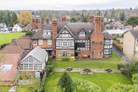 2 bed property, in Aldersyde, £325,000