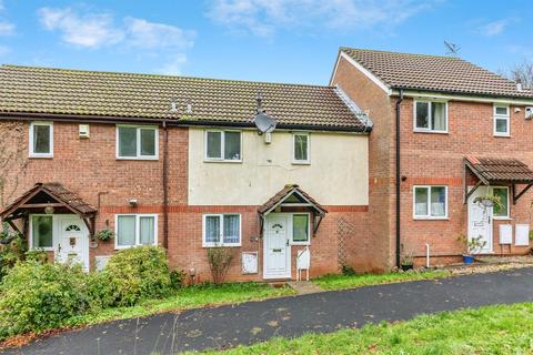 2 bed property, in Lime Close, £200,000