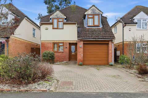 4 bed property, in Albert Drive, £425,000