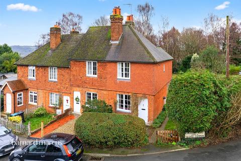 2 bed property, in Barfields, £400,000