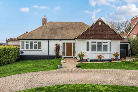 3 bed property, in Worlds End Lane, £800,000