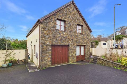 4 bed property, in Springfield Road, £315,000