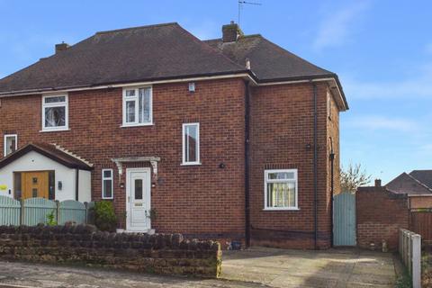 3 bed property, in Ravenswood Road, £240,000