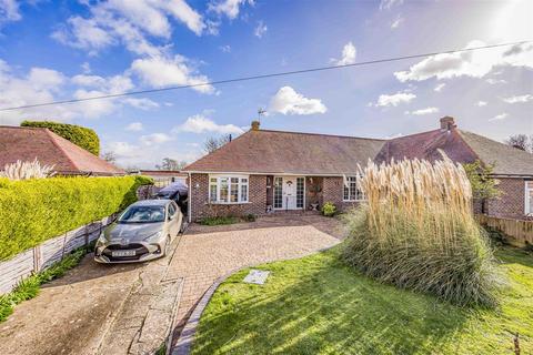 4 bed property, in St. Peters Road, £489,000