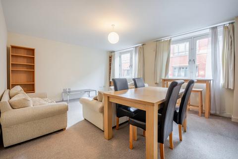 1 bed property, in Lexington Place, £140,000