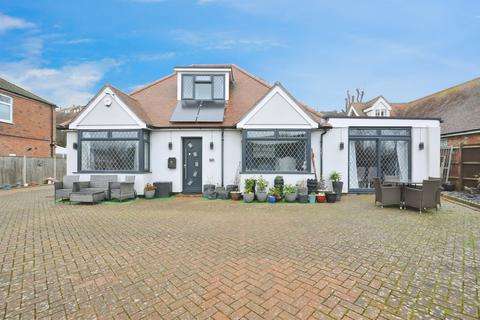3 bed property, in Bexhill Road, £525,000