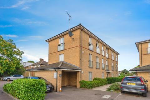 1 bed property, in Champness Road, £220,000