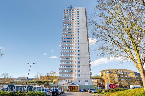 1 bed property, in Green Dragon Lane, £199,950