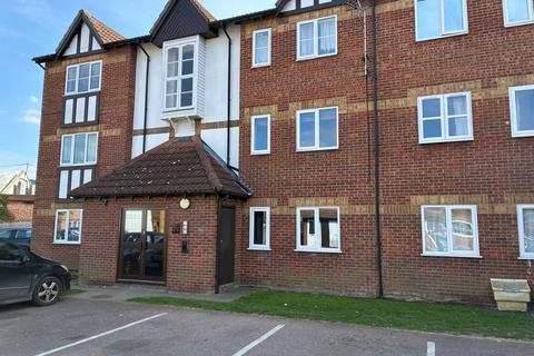 2 bed property, in Mill Close, £45,000