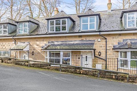 3 bed property, in Crossbeck Road, £395,000