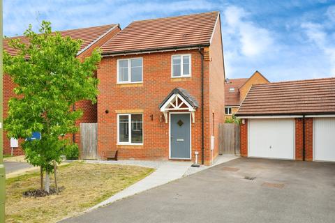 3 bed property, in Wynton Close, £415,000