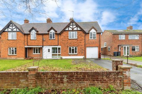 4 bed property, in Becket Gardens, £550,000