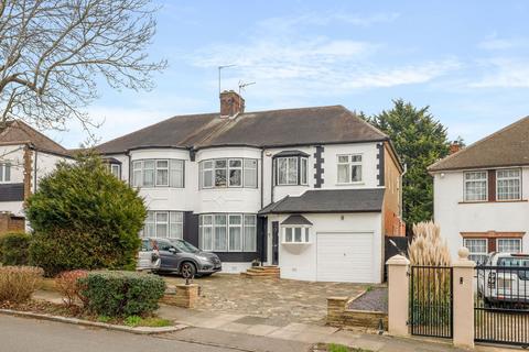 4 bed property, in Minchenden Crescent, £1,300,000