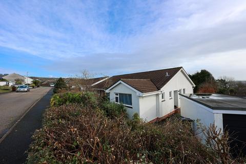 3 bed property, in Meadway, £239,950