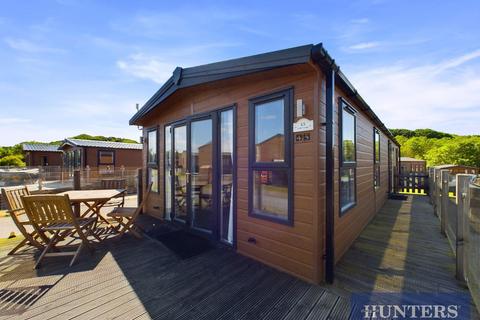 2 bed property, in Bridlington Links, £70,000