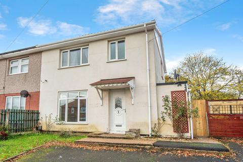 3 bed property, in West Pinfold, £100,000