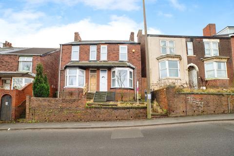 3 bed property, in Chesterfield Road, £170,000