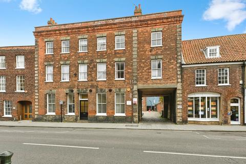 2 bed property, in King Street, £145,000