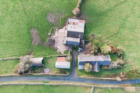 3 bed property, in Bridge Flatts Farm, £745,000