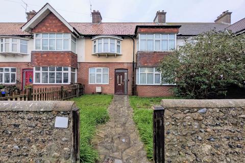 3 bed property, in Navarino Road, £525,000