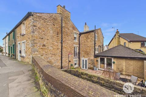 2 bed property, in Catlow Terrace, £330,000