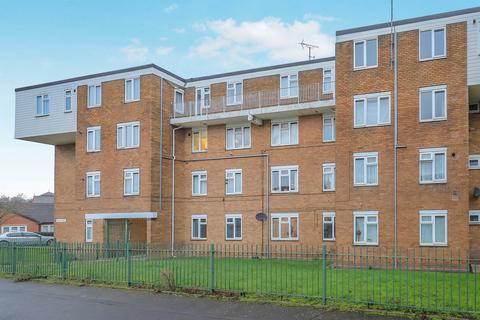 2 bed property, in Oxford Street, £95,000