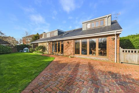5 bed property, in Willowhayne Crescent, £950,000