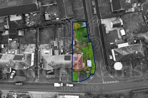4 bed property, in Elmley Road, £340,000