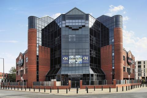 2 bed property, in Broadway, £179,995
