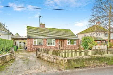 2 bed property, in Thaxted Road, £400,000