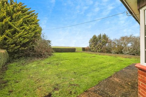 3 bed property, in The Hollow, £350,000