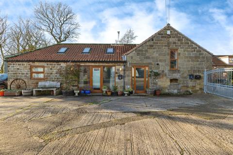 3 bed property, in Hemble Hill Farm, £485,000