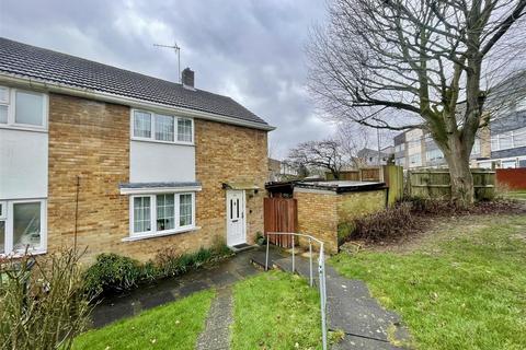 2 bed property, in Beechwood Avenue, £415,000