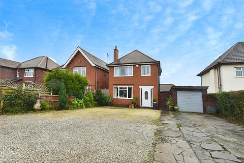 3 bed property, in Netherfield Lane, £270,000