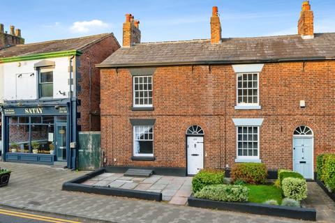 2 bed property, in London Road, £285,000
