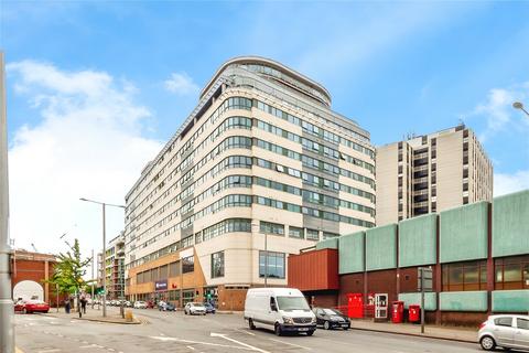 2 bed property, in Huntingdon Street, £110,000