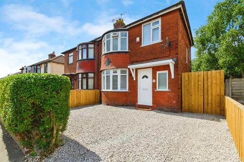3 bed property, in Coniston Avenue, £160,000
