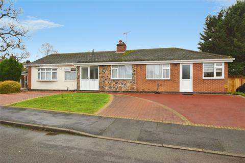 4 bed property, in Walnut Close, £425,000
