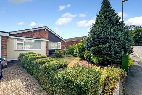2 bed property, in Pensilva Close, £300,000